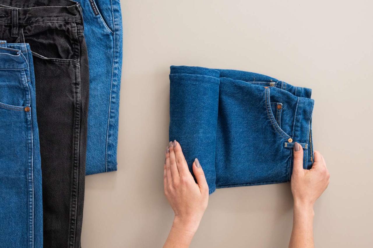 How Do I Keep My Jeans From Rolling: Stylish Solutions For A Smooth Fit